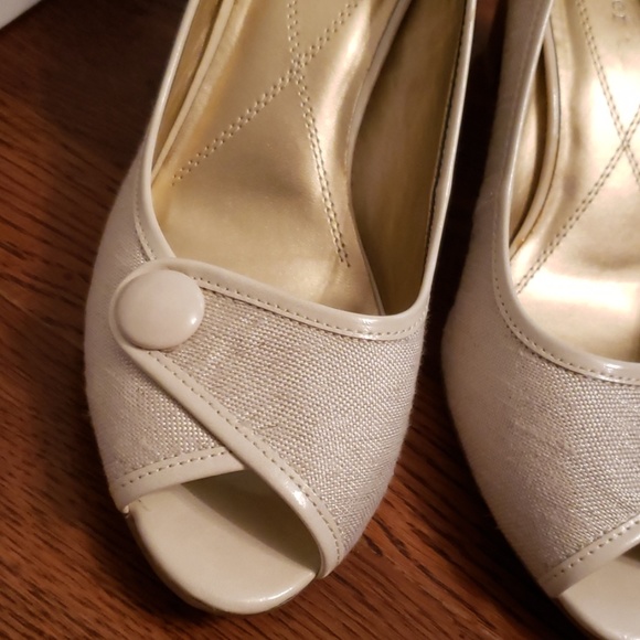 Naturalizer pumps - Picture 3 of 3